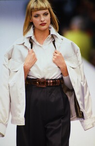 1656566777_gianfranco-ferre-fw-1994(8).thumb.jpg.826015691ba259cf864440566ce08050.jpg