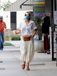        liz090920BZNimage22.jpg