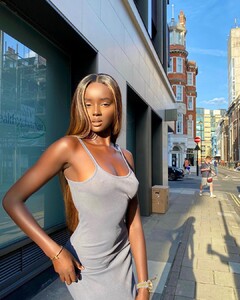 1782589780_duckiethot16000133042397407814846160291_1003601732.thumb.jpg.37bf2ff90bebccb315c6bb15b0fef236.jpg