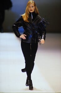 1795733136_gianfranco-ferre-fw-1994(2).thumb.jpg.12a29e025c5ec5372dd1d690aa525ee6.jpg