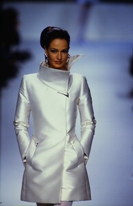1822957554_lanvin-hc-spring-1992(7).thumb.jpg.5a751cab58162ca3106989650bcce83b.jpg
