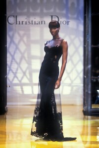 1891733738_ChristianDior1995HauteCouture105.thumb.jpg.270007d5ad9b7dcd14455f15539bde10.jpg