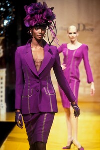 1894772053_ChristianDior1995HauteCouture100.thumb.jpg.5e718293f98a8d899b6fc587f880a54d.jpg