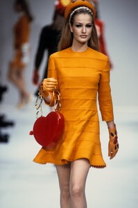 1973432960_JunkoShimada1992WomenRTW28.thumb.jpg.e517abcaa2b0641012193587ea0ba021.jpg