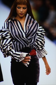 2002474293_gianfranco-ferre-fw-1994(4).thumb.jpg.155c2d5752c65ea2f5e1ede94440d0b1.jpg