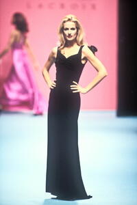 2068427436_ChristianLacroix1995WomenRTW93.thumb.jpg.b704d92a8eb6c66b9d4a01f0acb141b5.jpg