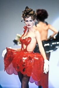 2101843461_ThierryMugler1992WomenRTW95.thumb.jpg.8970b156413c85c2e2ae8c6a4e529b86.jpg