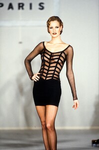 2106545004_HerveLeger1993WomenRTW67.thumb.jpg.9cdf30b54186cb285a7471a6610b763f.jpg