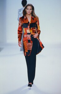 21220052_bill-blass-fw-1997(15).thumb.jpg.b96c0a82f301ba346ebe8d0ec030fb8e.jpg