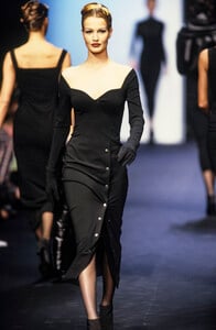 2124019617_Lanvin1993WomenRTW119.thumb.jpg.be6c0396d11e41d62d025b84e5294256.jpg