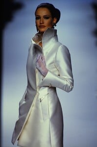 2140659283_lanvin-hc-spring-1992(2).thumb.jpg.4b111db155980bbd47e0efd1214b88bb.jpg