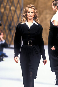 278846737_Chanel1993HauteCouture95.thumb.jpg.e567464fc5bb3b8da6f3ff06e44f5ccd.jpg