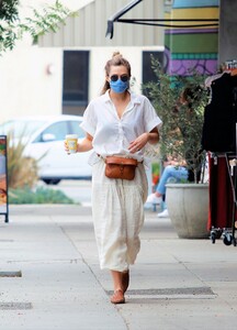        liz090920BZNimage16.jpg
