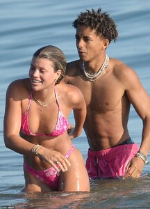 32847336-8703673-Old_flames_Sofia_and_Jaden_share_a_romantic_history_going_back_t-a-217_1599418403345.jpg