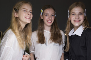 387571687_No.21Spring2019BackstageQRB_2FtIaXUx.thumb.jpg.9cf7ab70f4055b2e495124df7c591043.jpg