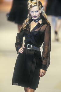406948999_Blumarine1995WomenRTW36.thumb.jpg.d4037a030917e85f59441e3946976624.jpg