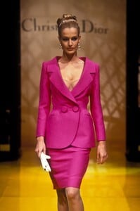 424768979_ChristianDior1995HauteCouture8.thumb.jpg.edfc1383aef3db77f1c7bc4838f5b4fd.jpg