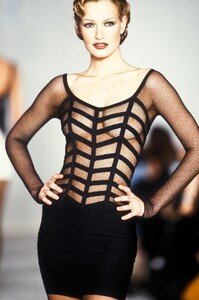 435217868_HerveLeger1993WomenRTW68.thumb.jpg.afe761ba332c30987263bdb3d7ee86be.jpg