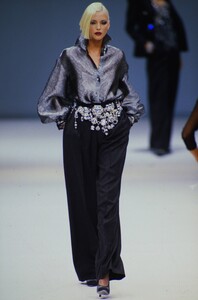 480291026_gianfranco-ferre-fw-1994(10).thumb.jpg.14b17a00e666b8599909cf8f9fc5db2a.jpg