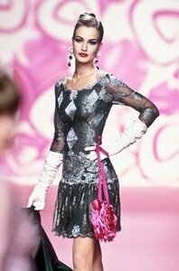 498450706_Valentino1991HauteCouture10.thumb.jpg.1dcaa099d85ab864d376a166c6798f6e.jpg