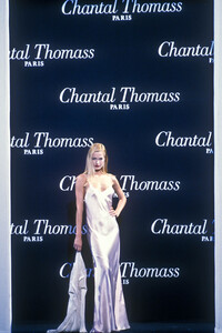 515320185_ChantalThomass1995WomenRTW118.thumb.jpg.736e1fdead362dc5f456fcc2084d203f.jpg