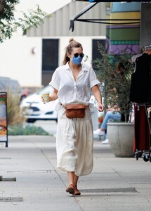        liz090920BZNimage14.jpg