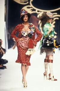 556254644_VivienneWestwood1995WomenRTW61.thumb.jpg.eacb95b975863efd1d4f7c0a9d0a9330.jpg