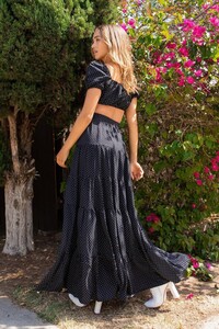 black-it_s-dot-too-late-puff-sleeve-crop-top (2).jpg
