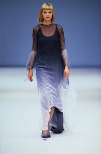 628736635_gianfranco-ferre-fw-1994(14).thumb.jpg.bf1e35afde296f1bd3d4228fb85586d3.jpg