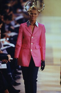 684924102_dirk-bikkembergs-fw-1996(7).thumb.jpg.3ebb58d418fe7af266c571af8626944e.jpg