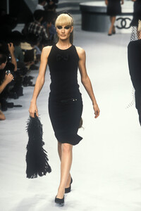 742849303_Chanel1995HauteCouture123.thumb.jpg.ac5681fb7c1b87cc0395f52d48916238.jpg