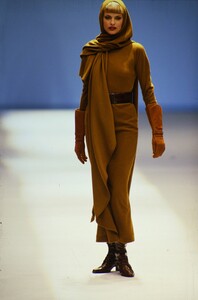 770993085_gianfranco-ferre-fw-1994(4).thumb.jpg.5a59cd52c6e4f7ea80c44a911267bed6.jpg