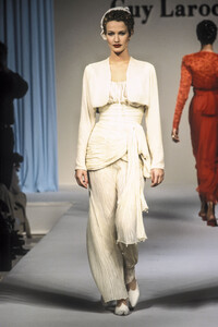 865443002_GuyLaroche1994HauteCouture81.thumb.jpg.586c5bcd284f7319e2e2f21fcb0e964a.jpg