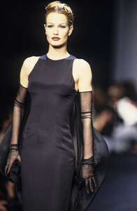 917972834_Lanvin1993WomenRTW124.thumb.jpg.033bbc6b2a62d7a0b33c7db83f9eb2f8.jpg