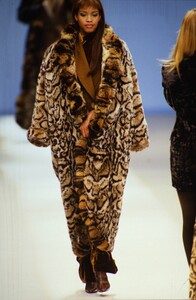 941786906_gianfranco-ferre-fw-1994(1).thumb.jpg.573a088f0e2b22bb24dfc0fbdcbf39c0.jpg