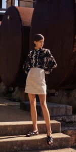 Abstract-Floral-Victorian-Blouse-S50870-S20_1000x2000_637342004188167808_S50870-S20-988-2.jpg