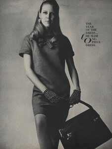 America_Penn_Penati_US_Vogue_March_1st_1966_07.thumb.jpg.2552ac78fc149fe3b631d5fc41729c53.jpg