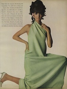 America_Penn_Penati_US_Vogue_March_1st_1966_28.thumb.jpg.4c5a6d766aab4da52a38d2610bdb599f.jpg