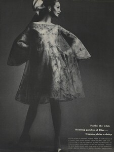 Avedon_US_Vogue_March_1st_1966_09.thumb.jpg.82079210280552f79fd8bb6d5c4c53cb.jpg