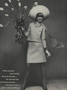 Avedon_US_Vogue_March_1st_1966_13.thumb.jpg.07680b55c5b7835e2af431c987ff964e.jpg