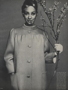 Avedon_US_Vogue_March_1st_1966_16.thumb.jpg.8153574f26ade0a343078e190ac0d16c.jpg