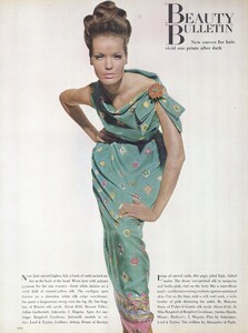 Beauty_Penn_US_Vogue_January_15th_1965_06.thumb.jpg.fd19b8a12c47391b785a66defdb39c8e.jpg