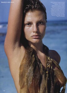 Beauty_Ritts_US_Vogue_June_1994_05.thumb.jpg.f3bccd3daf00b632c5569944d7a0e8c5.jpg