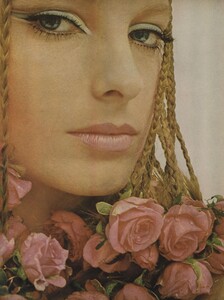 Beauty_US_Vogue_March_15th_1966_05.thumb.jpg.c69ca879d4204e1b2d0d22aced17e151.jpg