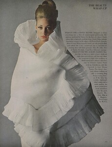 Beauty_US_Vogue_May_1965_05.thumb.jpg.c8e63f278633bdfd89fa2ba8b91ad48f.jpg