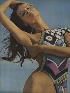 Beauty_US_Vogue_May_1966_05.thumb.jpg.b9a7257f71113ae78563921ea7423a6b.jpg