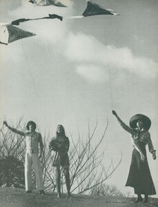 Boutique_US_Vogue_April_1st_1970_02.thumb.jpg.19262ed16af428dba06bdaf742b211d9.jpg