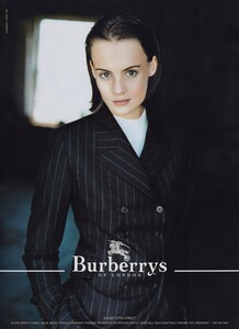 Burberry_London_Fall_Winter_1997_98_02.thumb.jpg.ed6d924c1e37d2ff94c2bcf1d0fe6df3.jpg