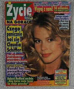 CLAUDIA-SCHIFFER-1995-ChAznavourJohn-ForsytheRobert-RedfordRod-Stewart.jpg