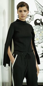 Cape-Sleeve-Merino-Knit-S70475-S20_1000x2000_637338772571961651_S70475-S20-990-2_(2).jpg